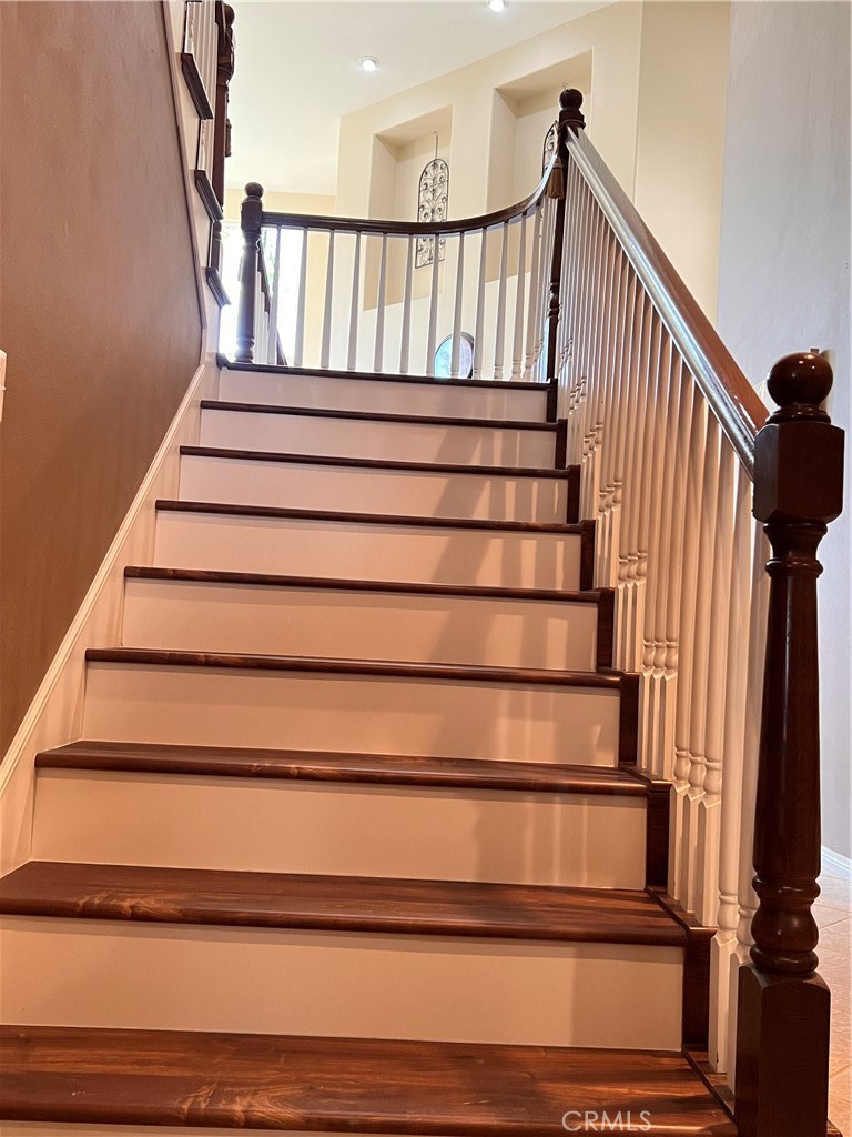 https://media.crmls.org/medias/235321e5-d878-4c13-85c0-f43a90ffe78f.jpg?preset=X-Large
