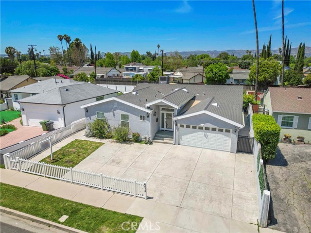 6475 Randi Avenue, Woodland Hills CA: https://media.crmls.org/medias/2353bca0-d4ed-4718-a574-8240b9b44992.jpg