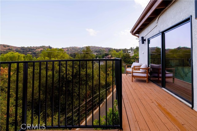 Detail Gallery Image 37 of 48 For 4300 Camello Rd, Woodland Hills,  CA 91364 - 4 Beds | 2 Baths