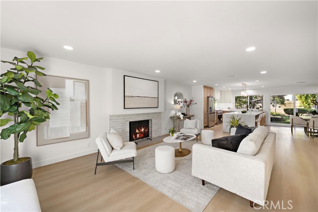 Detail Gallery Image 10 of 57 For 21361 Lemontree Ln, Huntington Beach,  CA 92646 - 5 Beds | 4 Baths