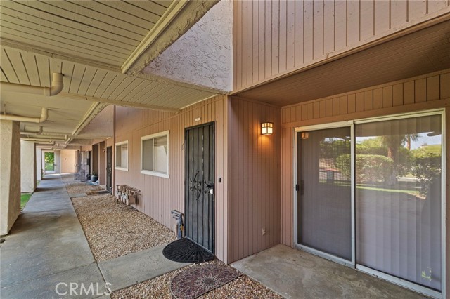 Detail Gallery Image 3 of 22 For 575 N Villa Ct #111,  Palm Springs,  CA 92262 - 1 Beds | 1 Baths