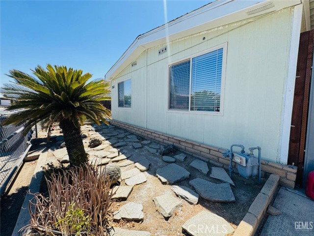 3513 Sahara Lane, Bakersfield CA: https://media.crmls.org/medias/2354f3dd-8e18-4e90-b253-e226eed421fb.jpg