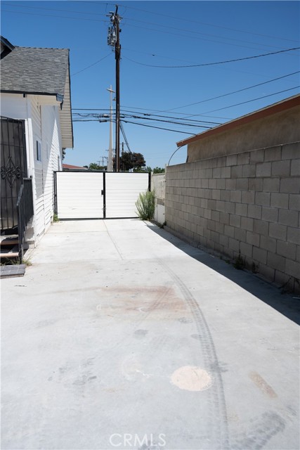 17221 Clark Avenue, Bellflower CA: https://media.crmls.org/medias/235558c4-74c7-4145-ab07-f4398735a896.jpg