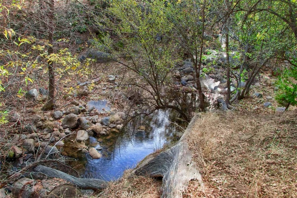 https://media.crmls.org/medias/2355727b-3270-4179-91e7-7d37631c5670.jpg?preset=X-Large