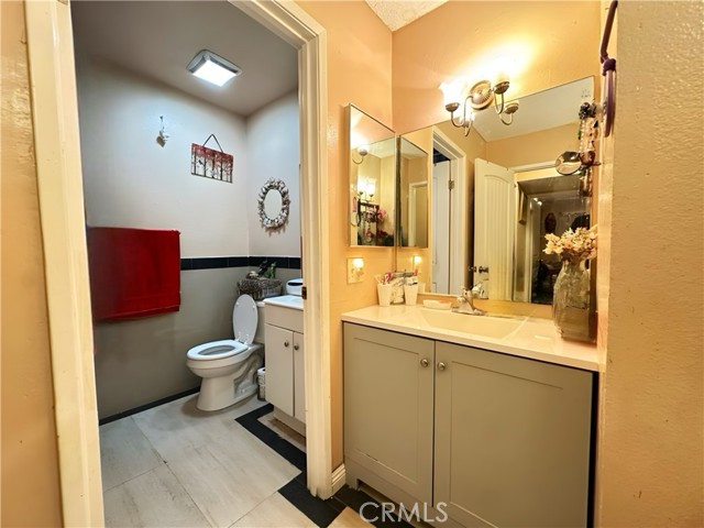 Detail Gallery Image 12 of 17 For 600 W 3rd St #A109,  Santa Ana,  CA 92701 - 2 Beds | 1 Baths