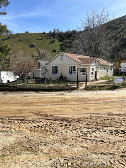 Detail Gallery Image 5 of 25 For 400 North Dr, Lebec,  CA 93243 - 3 Beds | 2 Baths