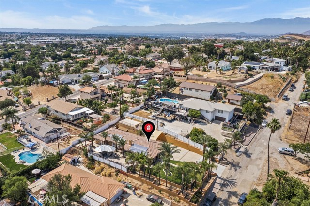 19151 Diplomat Avenue, Corona CA: https://media.crmls.org/medias/2357e738-6a42-4742-bed3-3698366eb13e.jpg