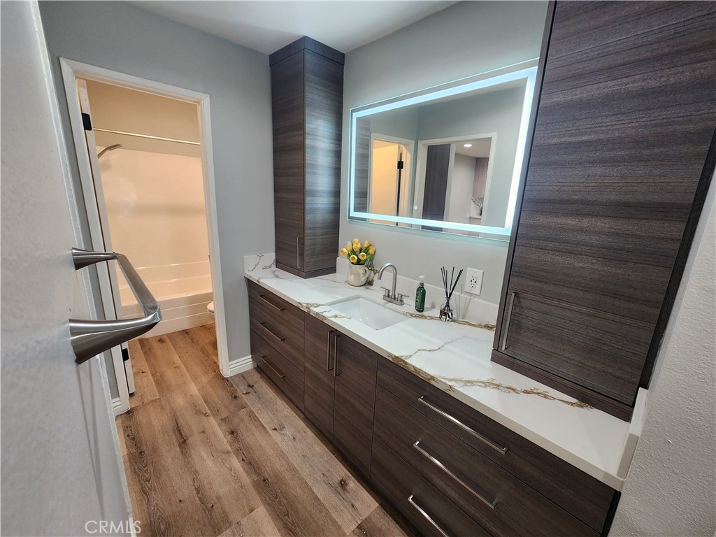 https://media.crmls.org/medias/23583064-70fe-4290-9072-0bc00d5a7499.jpg?preset=X-Large