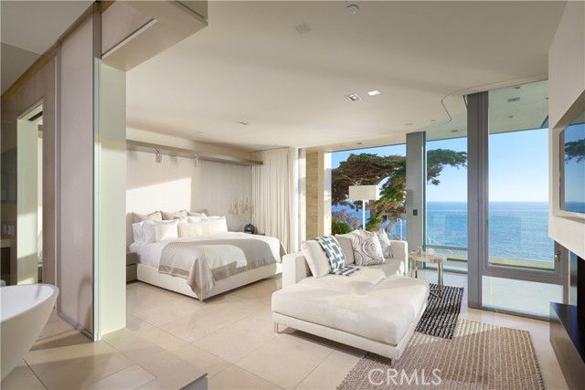 Detail Gallery Image 15 of 27 For 58 N La Senda Dr, Laguna Beach,  CA 92651 - 5 Beds | 5/1 Baths