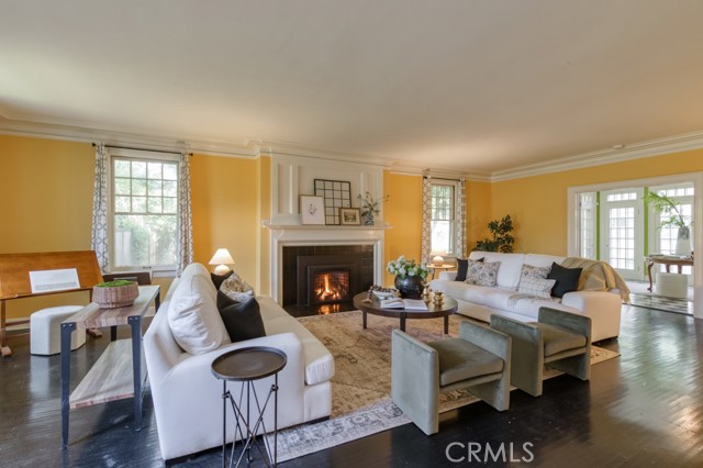 Detail Gallery Image 6 of 66 For 605 E Home Ave, Fresno,  CA 93728 - 5 Beds | 4/1 Baths