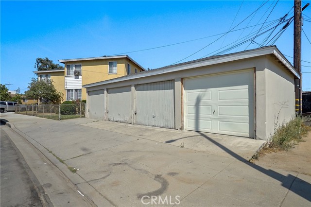 Detail Gallery Image 8 of 17 For 5838 Allston St, Los Angeles,  CA 90022 - 8 Beds | 4 Baths