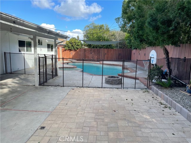 Detail Gallery Image 15 of 15 For 23832 Calvert St, Woodland Hills,  CA 91367 - 4 Beds | 2 Baths