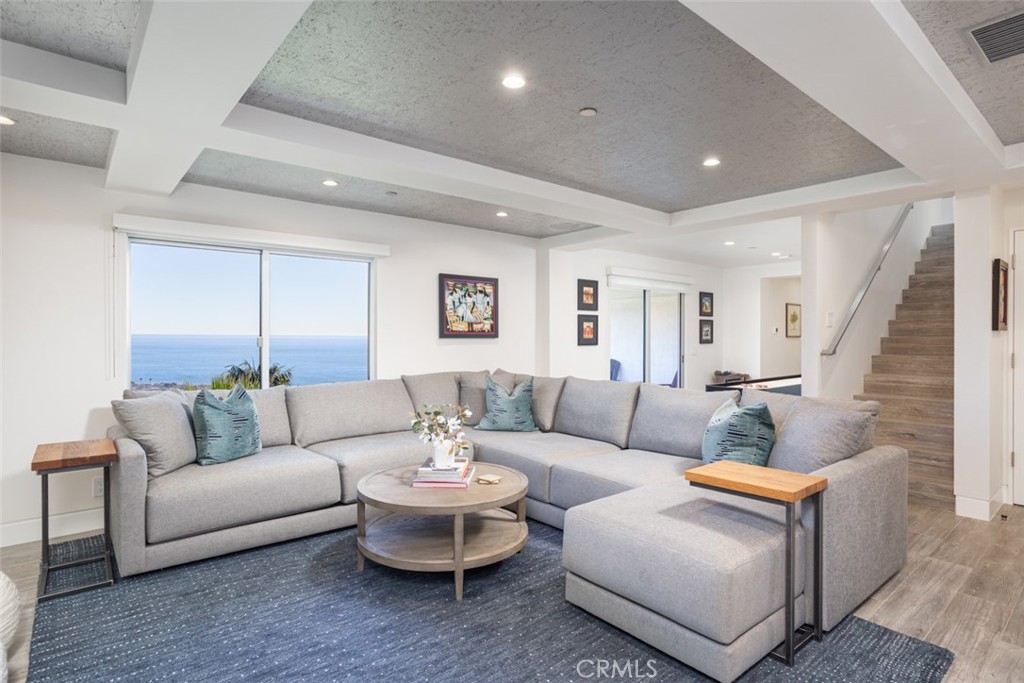 235a07b9 2171 4119 Ba16 928103e5b554