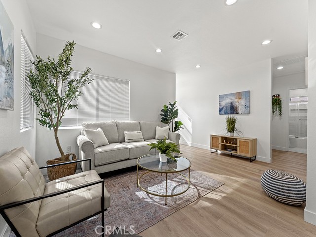 Detail Gallery Image 28 of 36 For 1411 W 7th St, Santa Ana,  CA 92703 - 6 Beds | 4 Baths