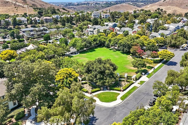 57 Hinterland Way, Ladera Ranch CA: https://media.crmls.org/medias/235a6a58-ca30-4162-9a61-f38cea70f143.jpg