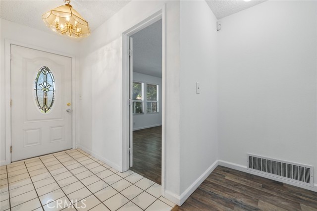 1920 E Orangeburg Avenue, Modesto CA: https://media.crmls.org/medias/235b6934-31a0-4d63-bdf0-ca1cc21d5a5b.jpg