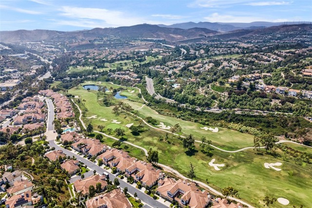 64 Avenida Cristal, San Clemente CA: https://media.crmls.org/medias/235b7d79-edfb-4183-ac8f-fde01415afe9.jpg