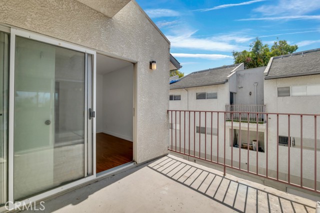 20155 Keswick Street, Winnetka CA: https://media.crmls.org/medias/235ba4ee-9edb-4112-b0ed-bfe42a3da3b7.jpg