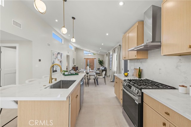 Detail Gallery Image 11 of 36 For 3923 Edenhurst Ave, Los Angeles,  CA 90039 - 4 Beds | 3 Baths