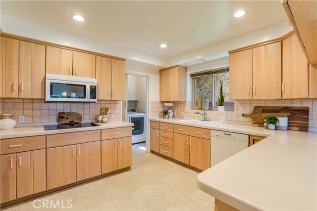 Detail Gallery Image 8 of 20 For 1826 Bara Rd, Glendale,  CA 91208 - 3 Beds | 2 Baths