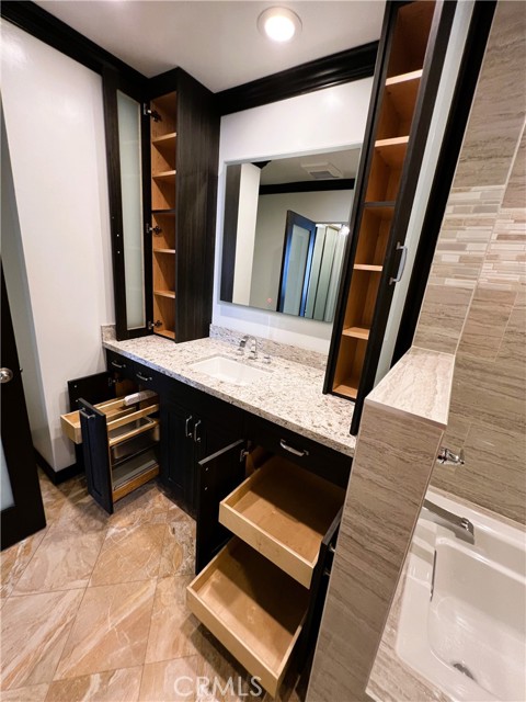 32759 Seagate Drive, Rancho Palos Verdes CA: https://media.crmls.org/medias/235ccc45-bf5c-4493-9c7e-ae0f4308eba8.jpg