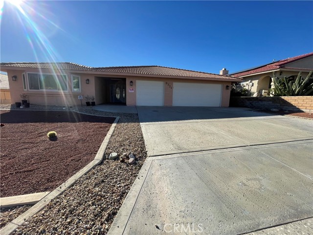 8731 Clubhouse Boulevard, Desert Hot Springs CA: https://media.crmls.org/medias/235d11ee-df70-4e3c-bffe-7ee7849c8ac7.jpg