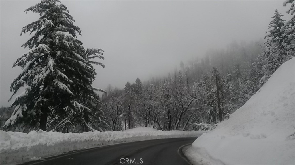 https://media.crmls.org/medias/235d20e2-87f8-49d3-8612-e3f7bd6cac6f.jpg?preset=X-Large