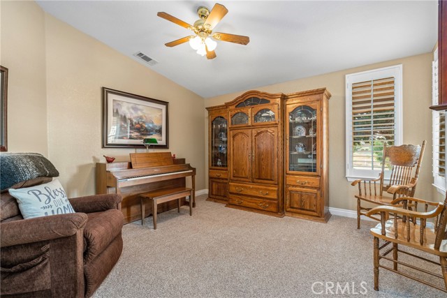 Detail Gallery Image 16 of 73 For 12325 Stuveling St, Oak Hills,  CA 92344 - 4 Beds | 2 Baths