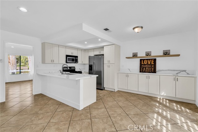 21704 Lake Vista Dr, Lake Forest CA: https://media.crmls.org/medias/235dab30-d126-475a-9da5-5811ff027130.jpg