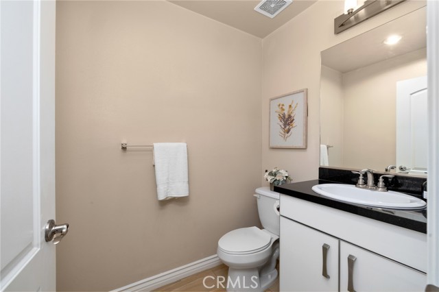 Detail Gallery Image 13 of 25 For 431 N Los Robles, Pasadena,  CA 91101 - 3 Beds | 2/1 Baths