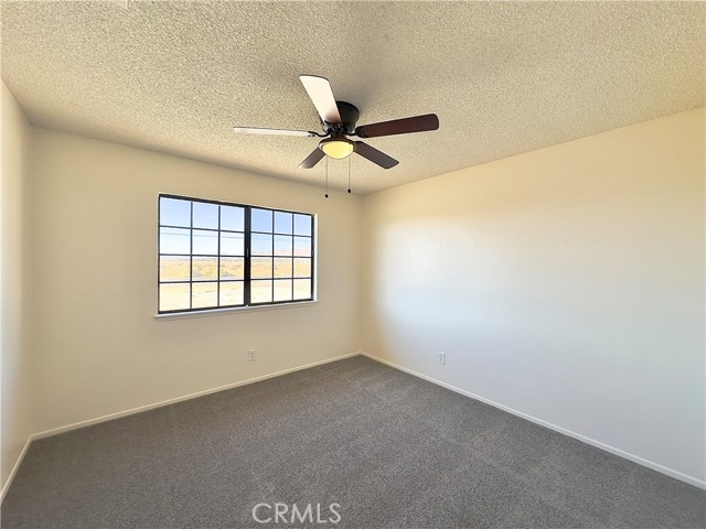 22311 Thunderbird Road, Apple Valley CA: https://media.crmls.org/medias/235e9f08-f4e5-4839-9053-1591b3633fd8.jpg