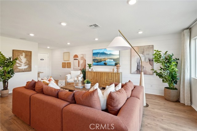 Detail Gallery Image 5 of 26 For 14008 Larissa St, Moreno Valley,  CA 92555 - 4 Beds | 2/1 Baths