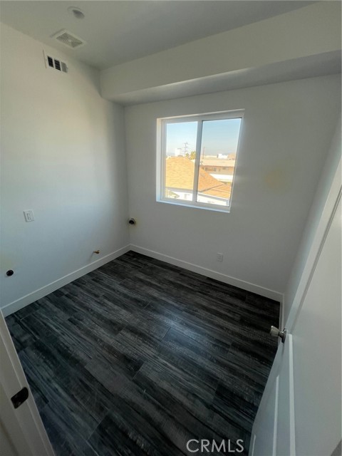 1128 Ardmore, Los Angeles CA: https://media.crmls.org/medias/235f750b-d0b5-487e-b239-e7894aa3b2ab.jpg