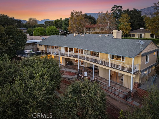 1731 La Cresta Drive photo 3