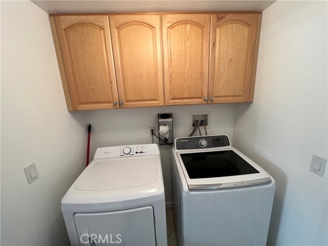 LAUNDRY ROOM (NOT INCLUDING W/D)