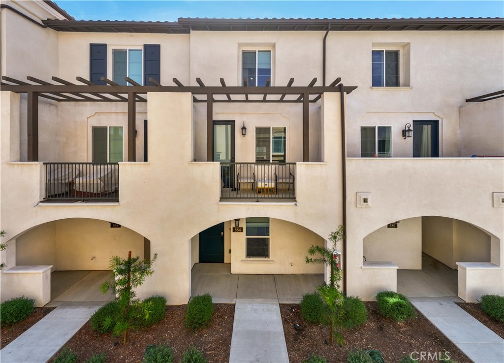 684 Panorama Ln