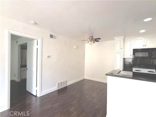 26205 La Real, Mission Viejo CA: https://media.crmls.org/medias/2361a7ee-72f4-4e0a-8be3-93cdd5c2caa7.jpg