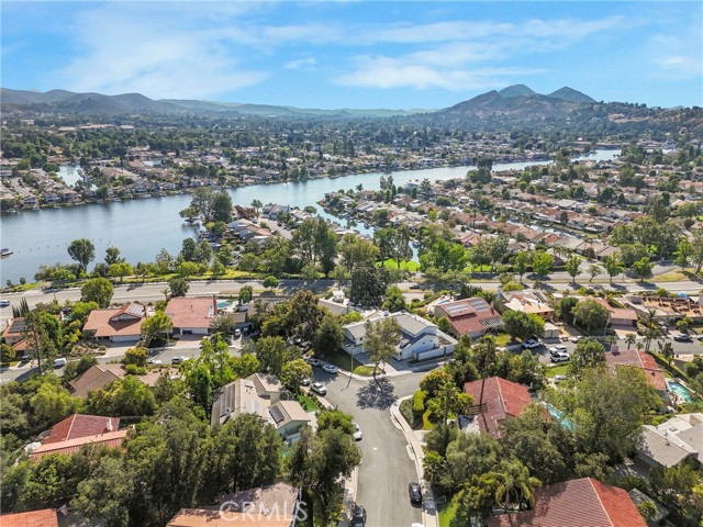 2292 Hillsbury Road, Westlake Village CA: https://media.crmls.org/medias/2361c4a4-6c21-4f76-9b56-529f82324427.jpg