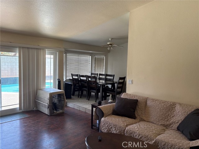 Detail Gallery Image 3 of 6 For 2370 La Salle Ave, San Bernardino,  CA 92407 - 3 Beds | 2 Baths