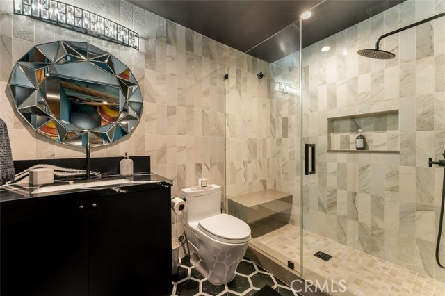 5301 Amestoy Avenue photo 43