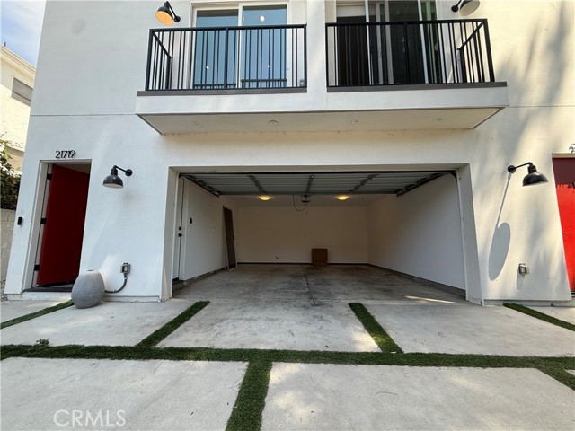 21719 Hart Street, Canoga Park CA: https://media.crmls.org/medias/2362c9e9-8f69-4a5f-a5b5-7c3cc1906f8f.jpg