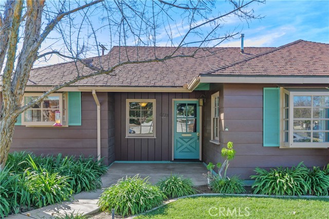 Detail Gallery Image 4 of 38 For 6735 De Anza, Riverside,  CA 92506 - 4 Beds | 2 Baths