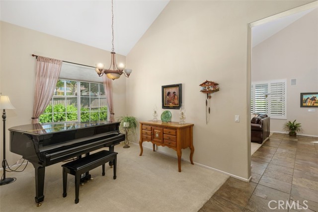 Detail Gallery Image 7 of 45 For 17648 Fan Palm Ln, Riverside,  CA 92503 - 4 Beds | 2 Baths