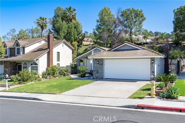 Detail Gallery Image 3 of 50 For 8496 East Meadowridge Street, Anaheim Hills,  CA 92808 - 4 Beds | 2 Baths