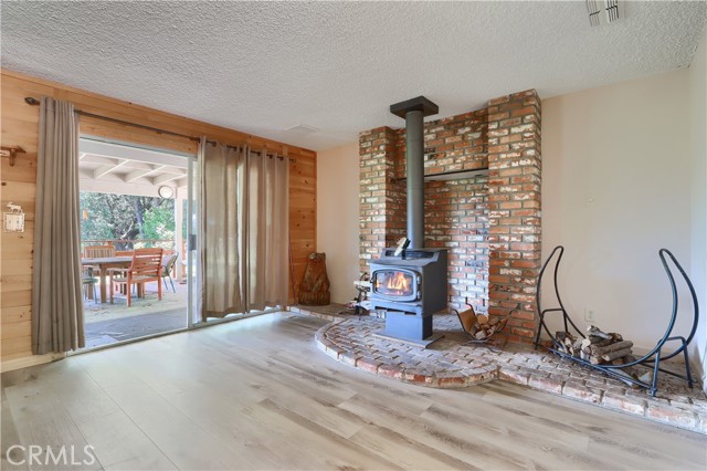 Detail Gallery Image 7 of 54 For 42275 Buckeye Rd, Oakhurst,  CA 93644 - 4 Beds | 2/1 Baths
