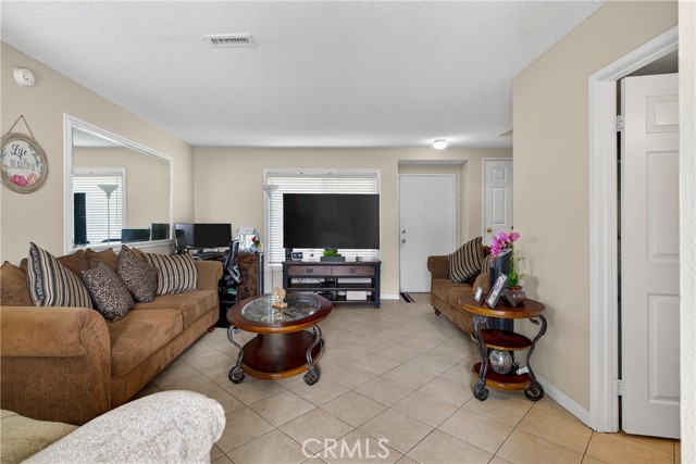 Detail Gallery Image 7 of 37 For 824 N Pasadena, Azusa,  CA 91702 - 3 Beds | 2 Baths