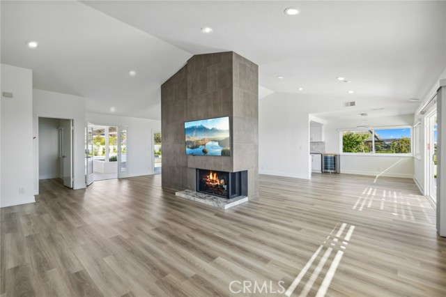 Detail Gallery Image 14 of 58 For 3601 Seabreeze Ln, Corona Del Mar,  CA 92625 - 4 Beds | 2/1 Baths