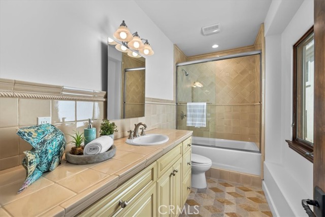 Detail Gallery Image 55 of 64 For 1607 1st St, Manhattan Beach,  CA 90266 - 5 Beds | 4/1 Baths
