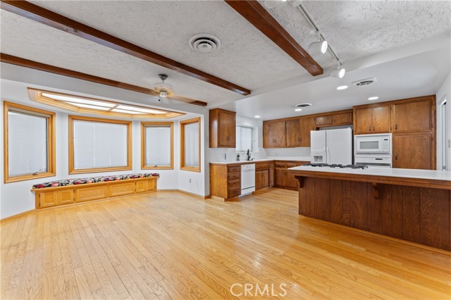 Detail Gallery Image 8 of 38 For 2919 Panorama Dr, Bakersfield,  CA 93306 - 3 Beds | 2/1 Baths