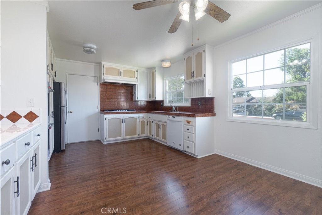MLS #OC25162485 img 7